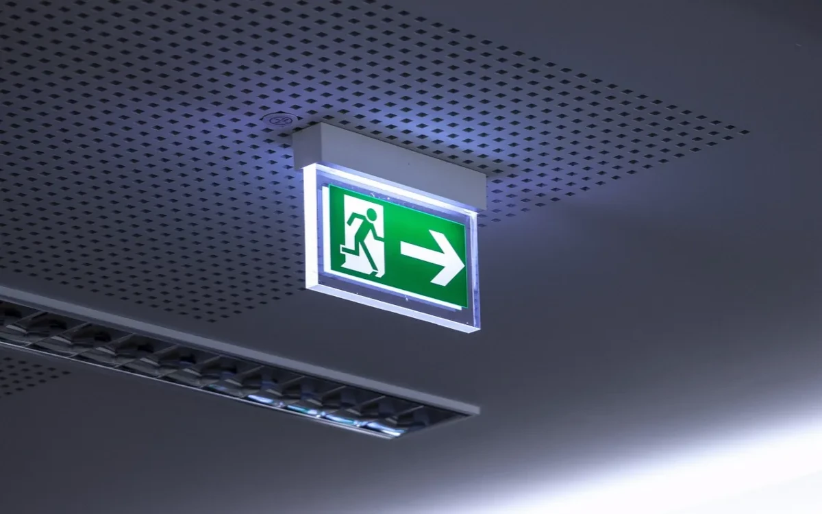Noodverlichting: selectie en installatie - veiligheid in het donker